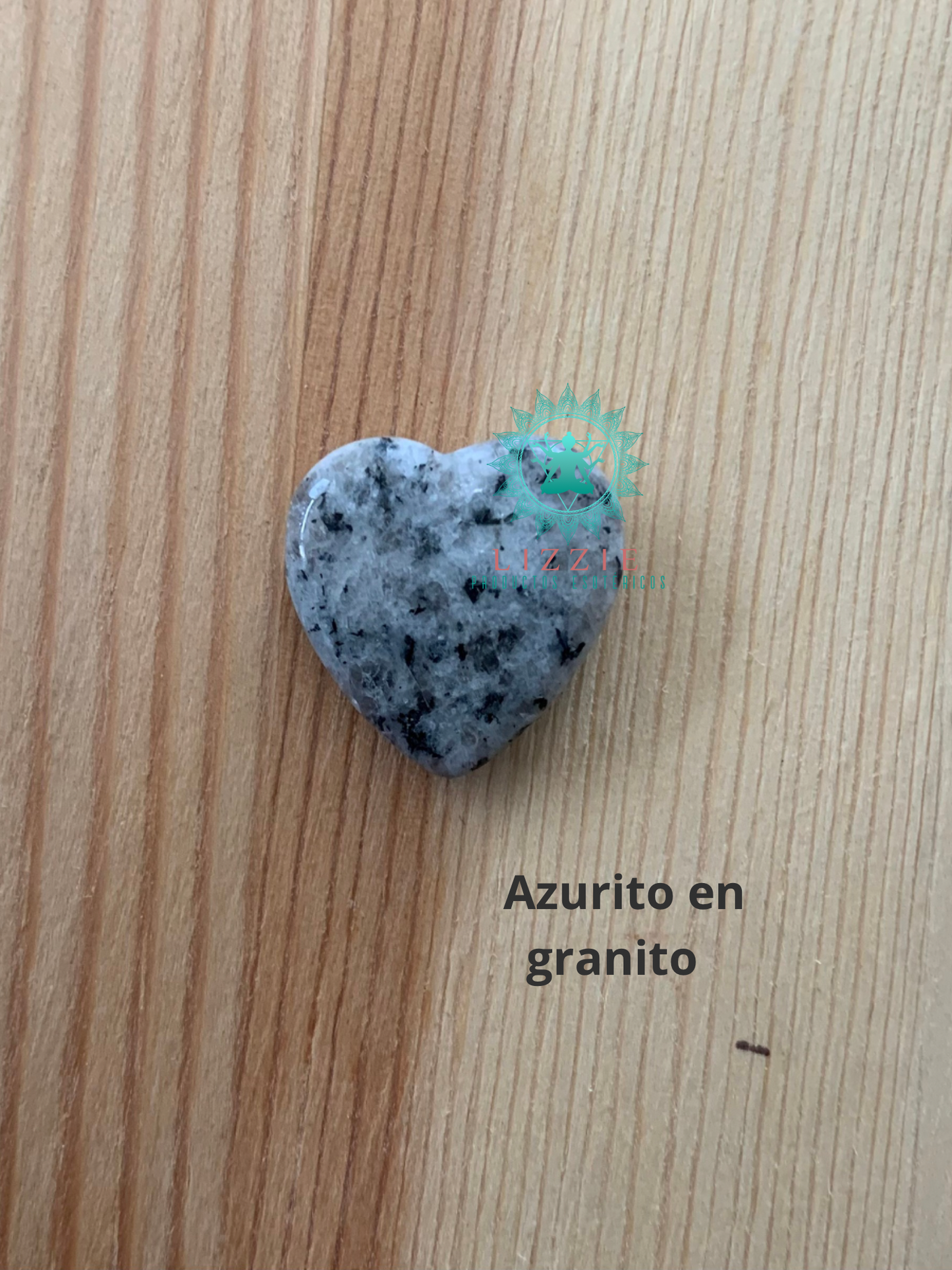 Corazon tallado en cuarzos