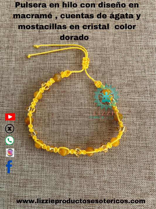 Pulsera en hilo con diseño de macramé, cuentas de ágata amarillas y mostacillas en cristal dorado