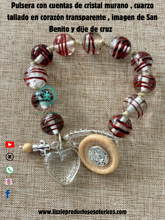 Pulsera con cuentas de cristal murano, cuarzo tallado en corazón transparente , imagen de San Benito y dije de cruz